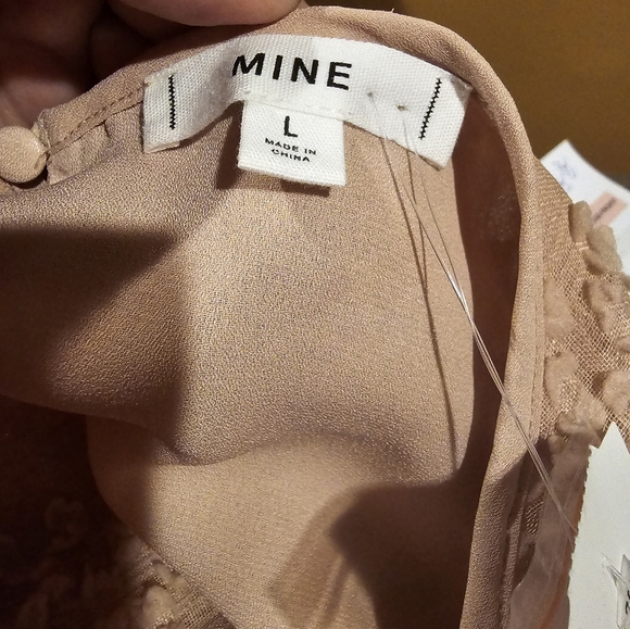 NWT MINE Short sleeve Dusty Rose Color Top With beautiful detail Size Large NWT - Picture 5 of 7